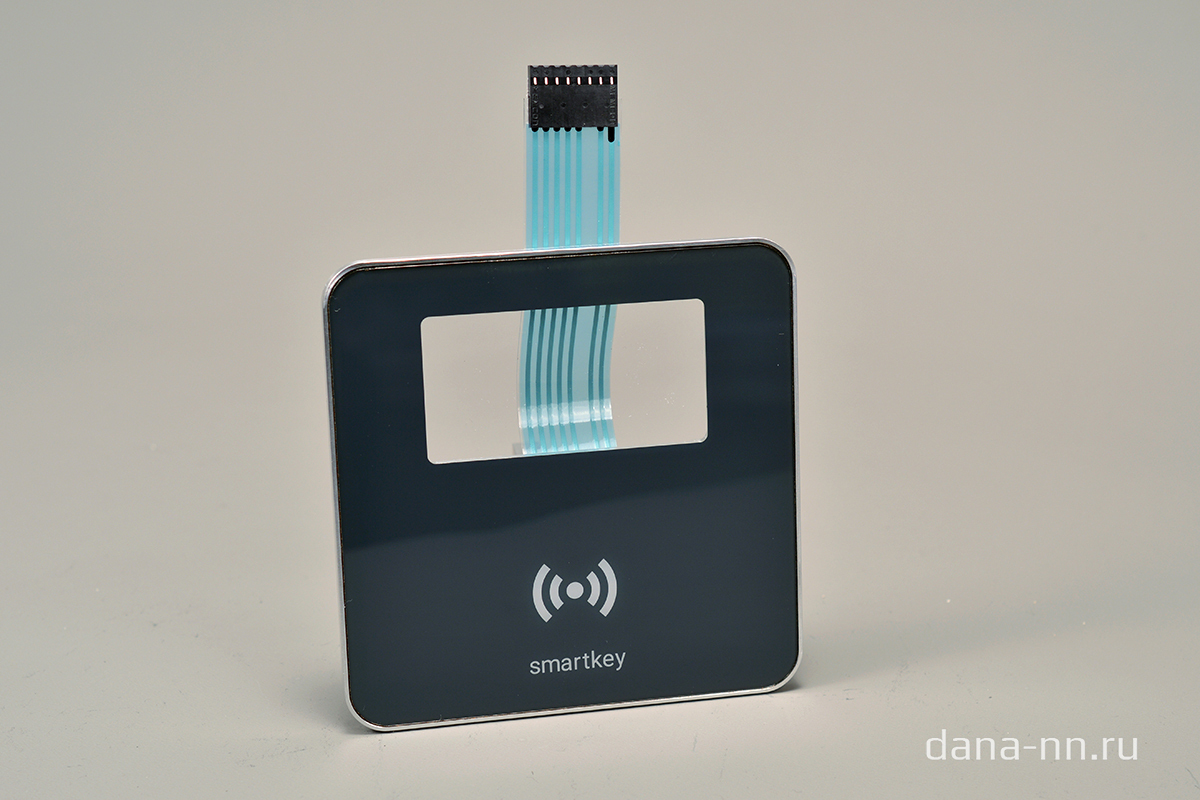 Сенсорная панель с встроенной дневной подсветкой и rfid-антенной