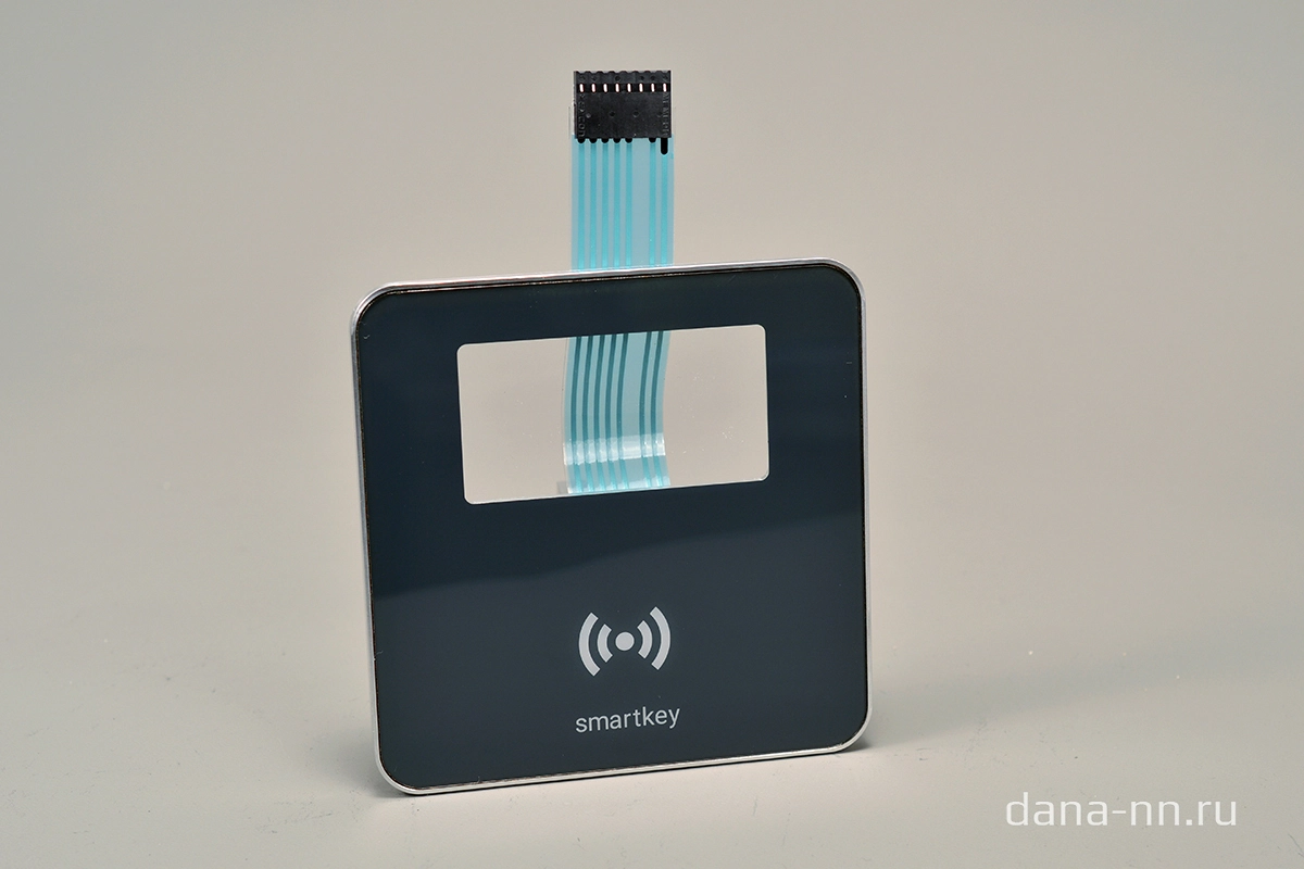 Сенсорная панель с встроенной дневной подсветкой и rfid-антенной